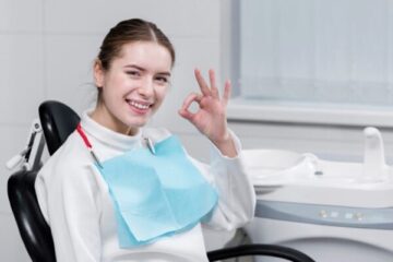 Comparison between cosmetic dentistry and general dentistry options